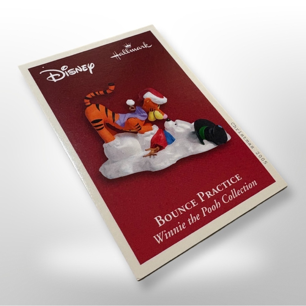 HALLMARK ORNAMENT ~ WINNIE POOH ~ BOUNCE PRACTICE ~ TIGGER w/ SNOWMAN POOH 2005 - Picture 4 of 6